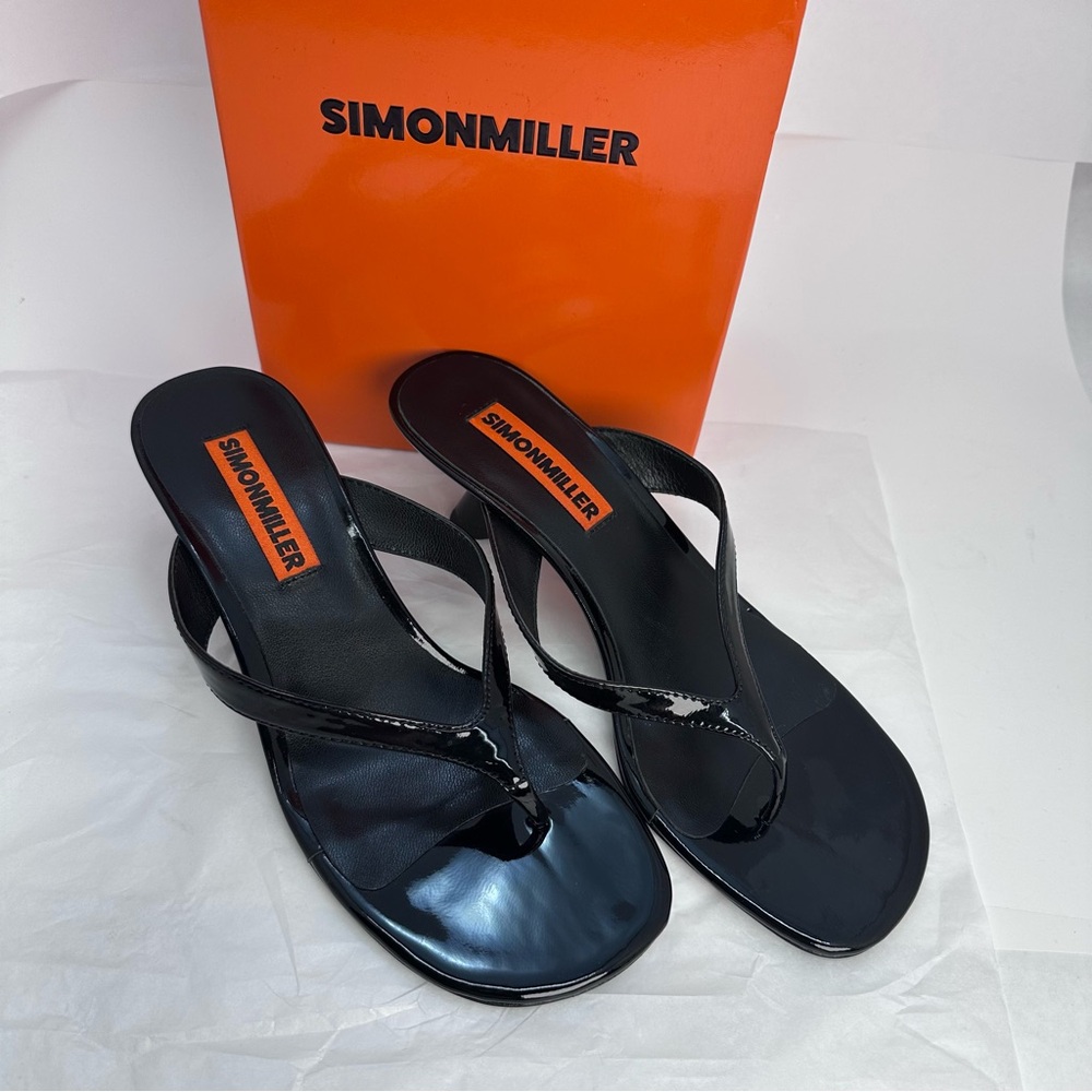 SIMONMILLER Beep Thong Sandal in Black patent leather kitten heel open toe - Picture 2 of 11